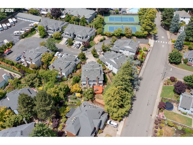 2038 TITAN Ter, West Linn, OR 97068