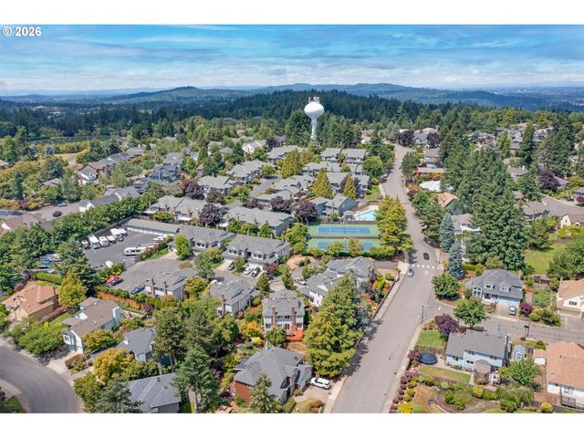 2038 TITAN Ter, West Linn, OR 97068