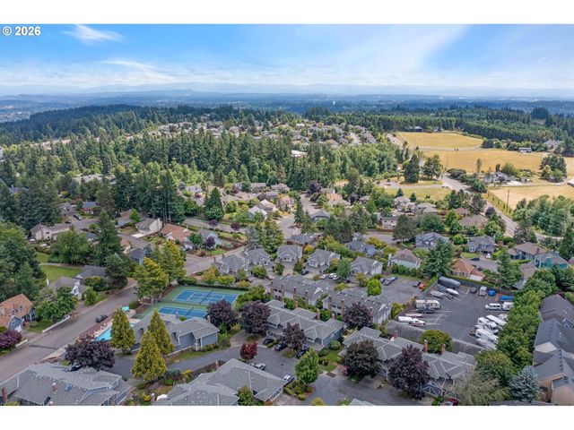 2038 TITAN Ter, West Linn, OR 97068