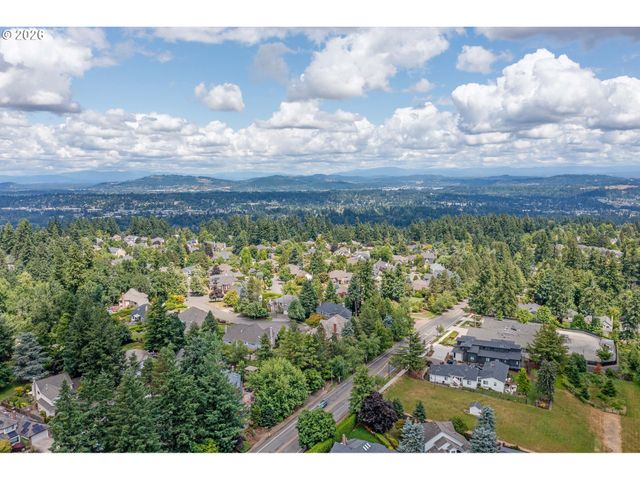 2038 TITAN Ter, West Linn, OR 97068