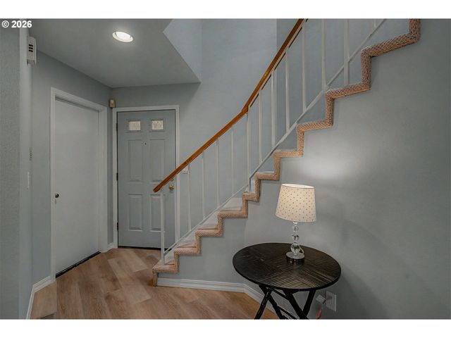 2038 TITAN Ter, West Linn, OR 97068