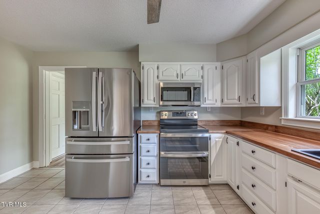 3935 Erwin Highway, Afton, TN 37616