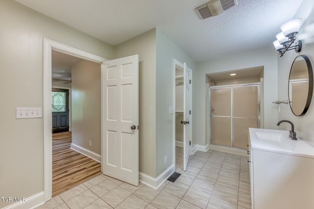 3935 Erwin Highway, Afton, TN 37616