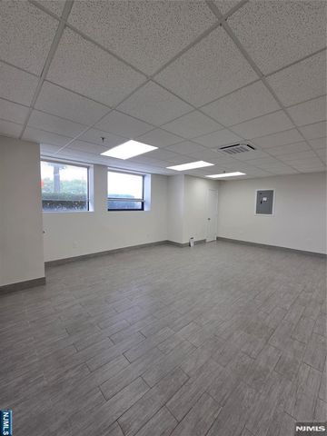 111 Charlotte Place 104, Englewood Cliffs, NJ 07632