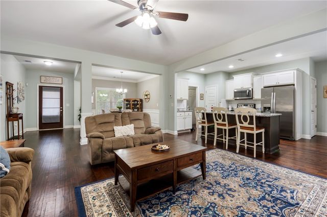 110 Spetchley Way, Bogart, GA 30622