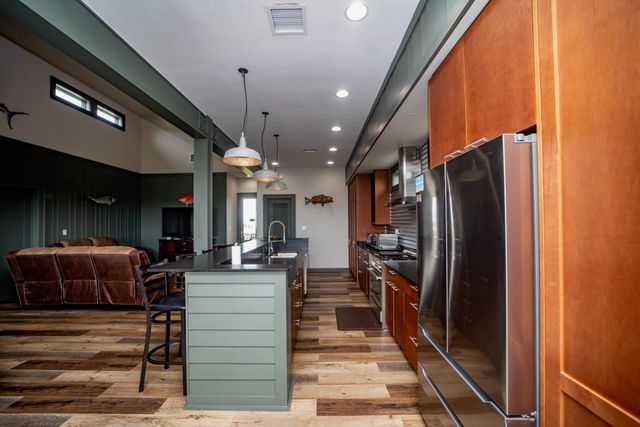 118 Hebert Ln, Grand Isle, LA 70358