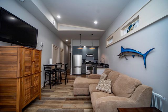 118 Hebert Ln, Grand Isle, LA 70358