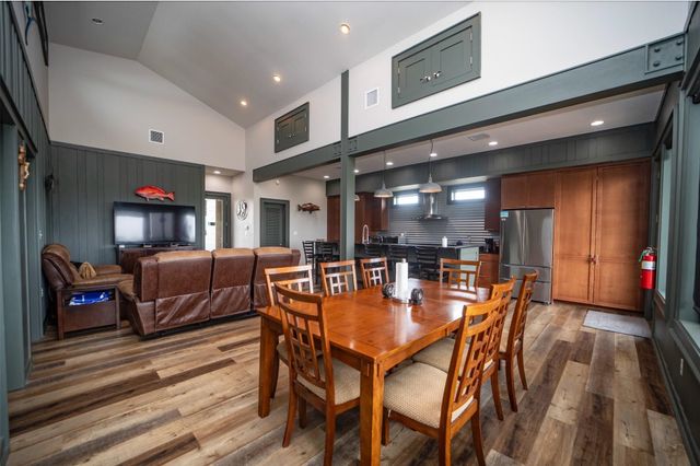 118 Hebert Ln, Grand Isle, LA 70358