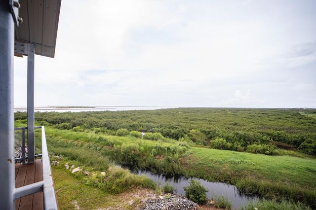 118 Hebert Ln, Grand Isle, LA 70358