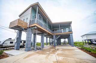 118 Hebert Ln, Grand Isle, LA 70358