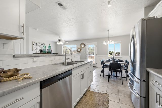 10445 S SAGE CREEK RD, South Jordan, UT 84009