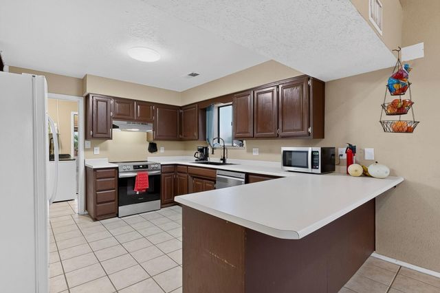 14 N Juan Road SW, Los Lunas, NM 87031