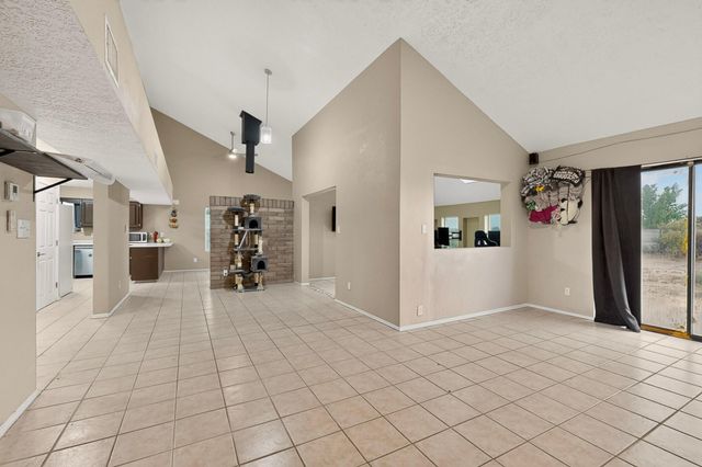 14 N Juan Road SW, Los Lunas, NM 87031