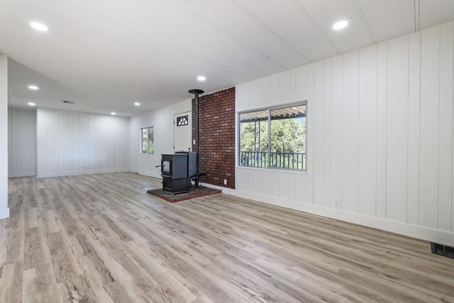 50707 Critter Creek Lane, Oakhurst, CA 93644