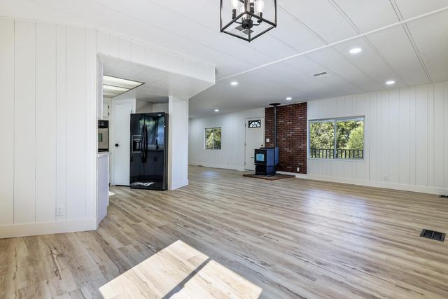 50707 Critter Creek Lane, Oakhurst, CA 93644