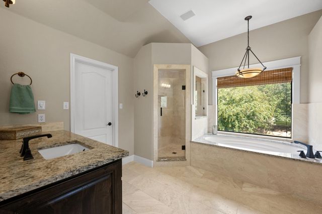 412 Eagle, Lakeway, TX 78734