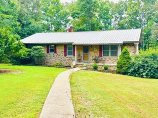 965 Spring Hill Rd, Paris, TN 38242