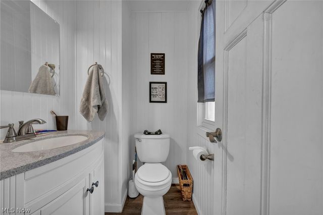 394 N Hawkins Avenue, Akron, OH 44313