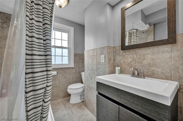 394 N Hawkins Avenue, Akron, OH 44313