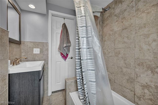 394 N Hawkins Avenue, Akron, OH 44313