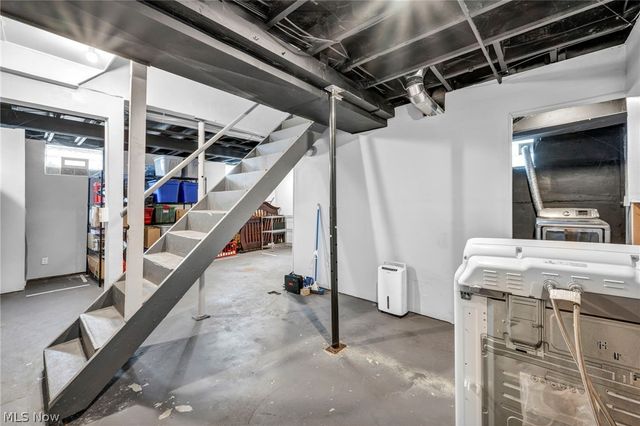 394 N Hawkins Avenue, Akron, OH 44313