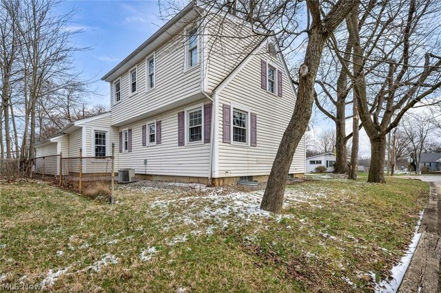 394 N Hawkins Avenue, Akron, OH 44313