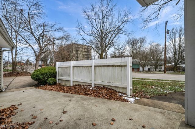 394 N Hawkins Avenue, Akron, OH 44313