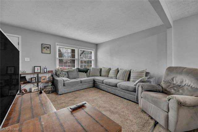 394 N Hawkins Avenue, Akron, OH 44313