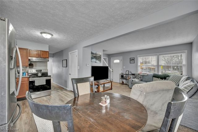 394 N Hawkins Avenue, Akron, OH 44313