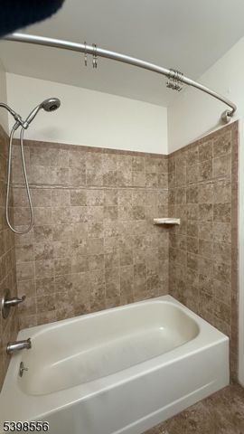 58 Canterbury Cir 58, Franklin Twp., NJ 08873