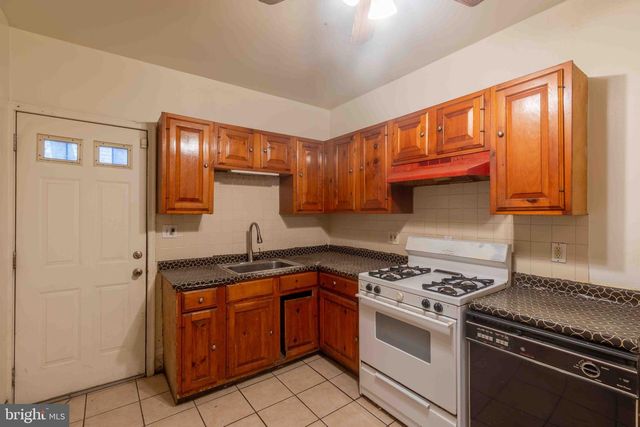 3043 C ST, Philadelphia, PA 19134