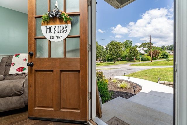 435 9TH ST, Shenandoah, VA 22849