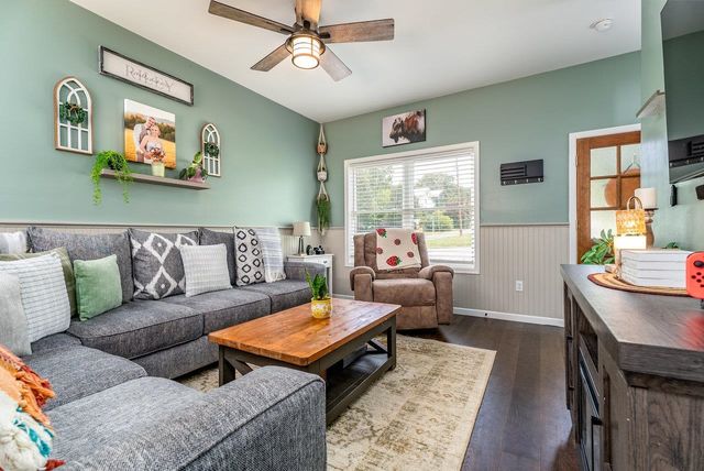 435 9TH ST, Shenandoah, VA 22849