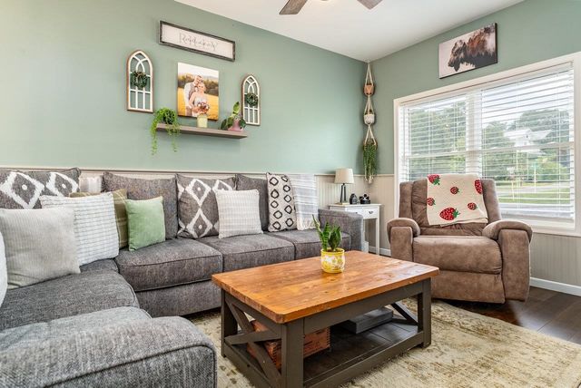 435 9TH ST, Shenandoah, VA 22849