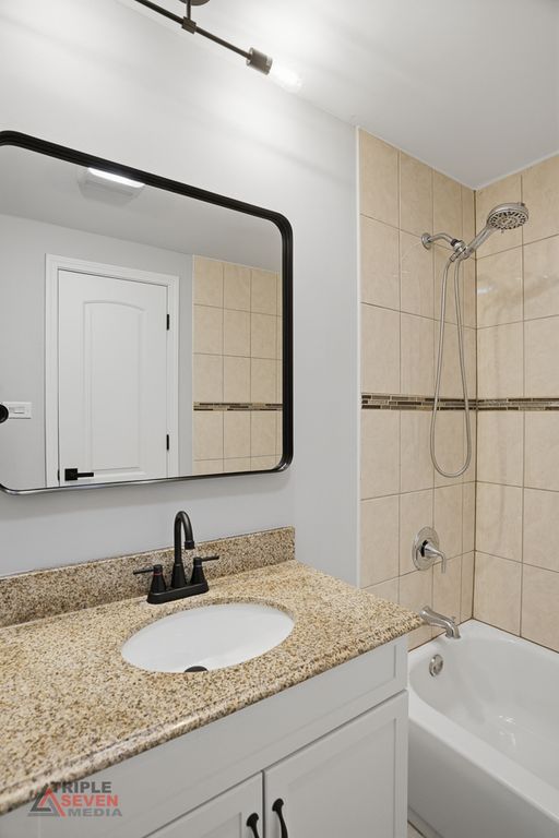 Image 22 of property listing at 5500 W 83rd Place, Burbank, IL 60459