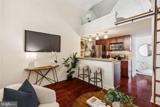 1 ACADEMY CIR #219, Philadelphia, PA 19146