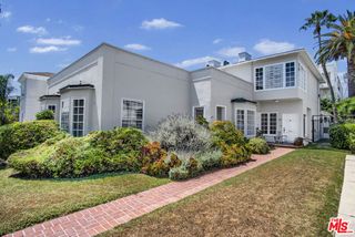 129 N Flores Street, Los Angeles, CA 90048