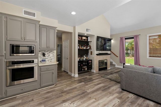 4255 Pondhill Court, Riverside, CA 92505