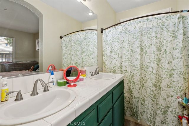 4255 Pondhill Court, Riverside, CA 92505