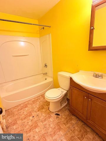 2933 CANBY ST, Harrisburg, PA 17103