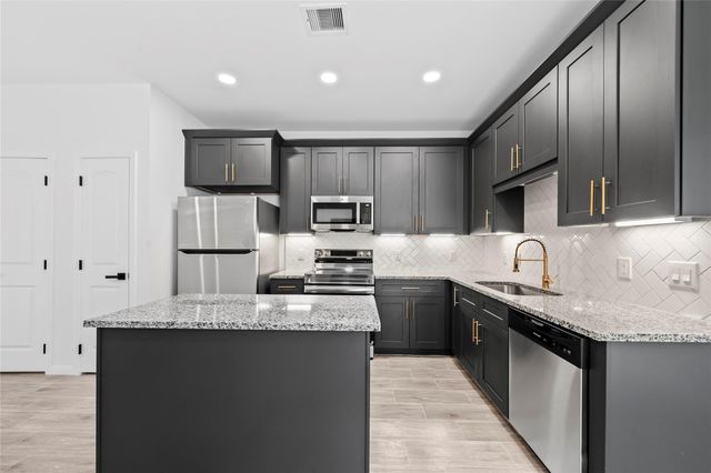 11553 Persimmon Street, Willis, TX 77318