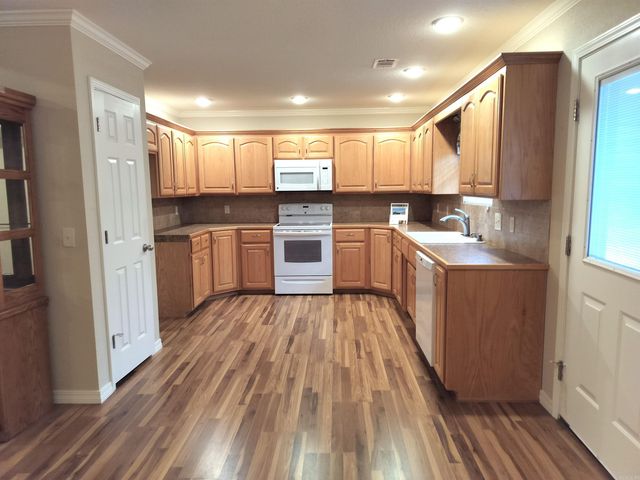 112 PeachTree Drive, Clarksville, AR 72830