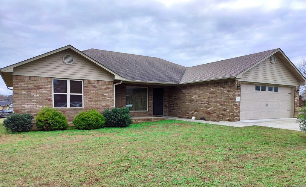 112 PeachTree Drive, Clarksville, AR 72830