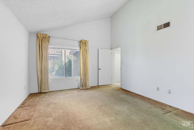 4165 Pinewood Lake Drive, Bakersfield, CA 93309