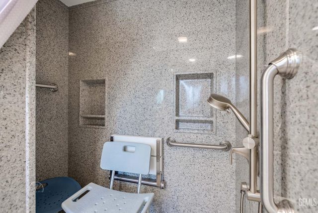 4165 Pinewood Lake Drive, Bakersfield, CA 93309