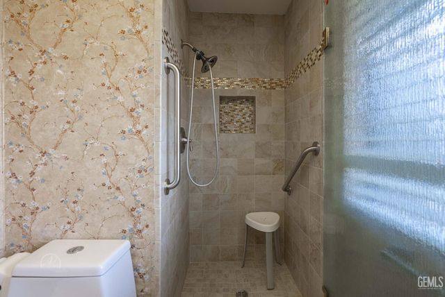 4165 Pinewood Lake Drive, Bakersfield, CA 93309