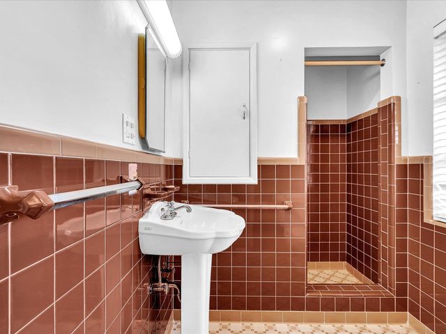 702 S RIVERSIDE Drive, Pompano Beach, FL 33062