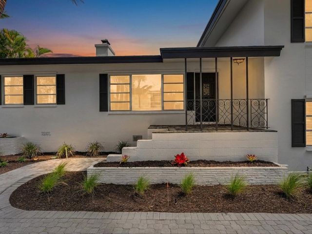 702 S RIVERSIDE Drive, Pompano Beach, FL 33062
