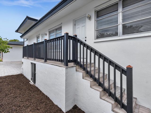 702 S RIVERSIDE Drive, Pompano Beach, FL 33062