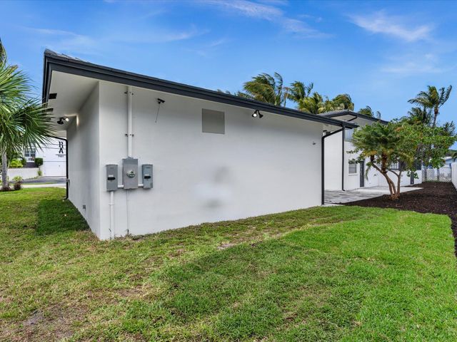 702 S RIVERSIDE Drive, Pompano Beach, FL 33062